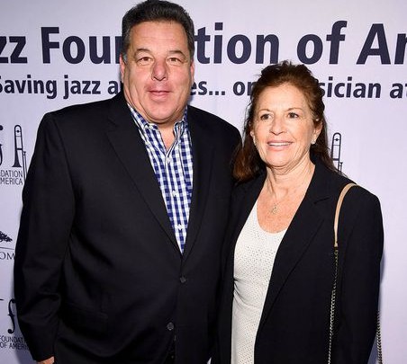 Steve Schirripa with his wife, Laura